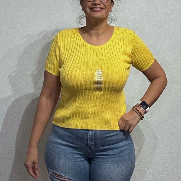 Knit Street Yellow Short Sleeve Sweater Sz S NWT - Picture 1 of 11